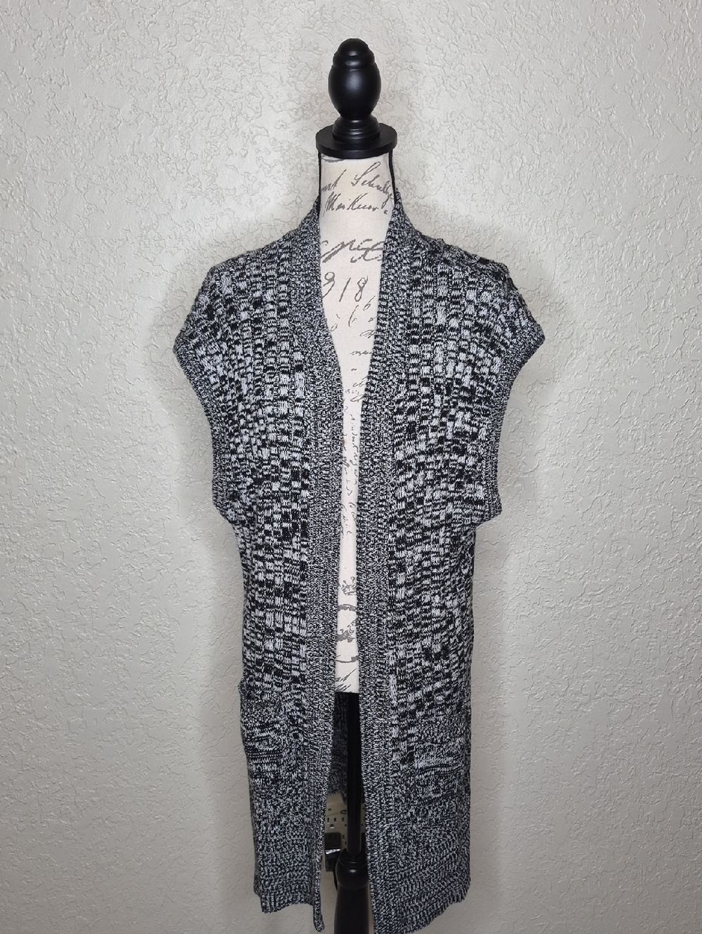 Croft & Barrow Sleeveless Cardigan with Pockets Size L